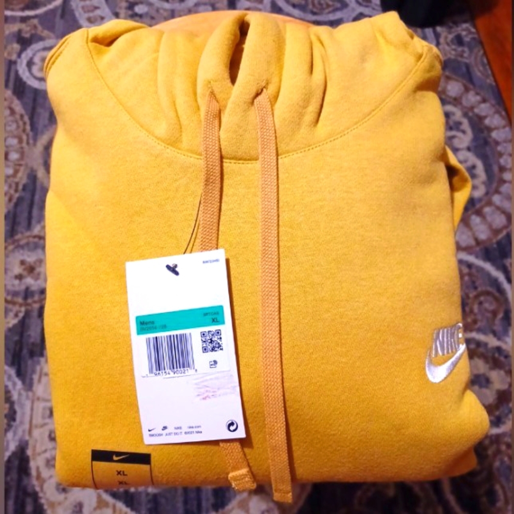 Nike Men's XL Sportswear Club Fleece Pullover Hoodie Sweatshirt Gold BV2654